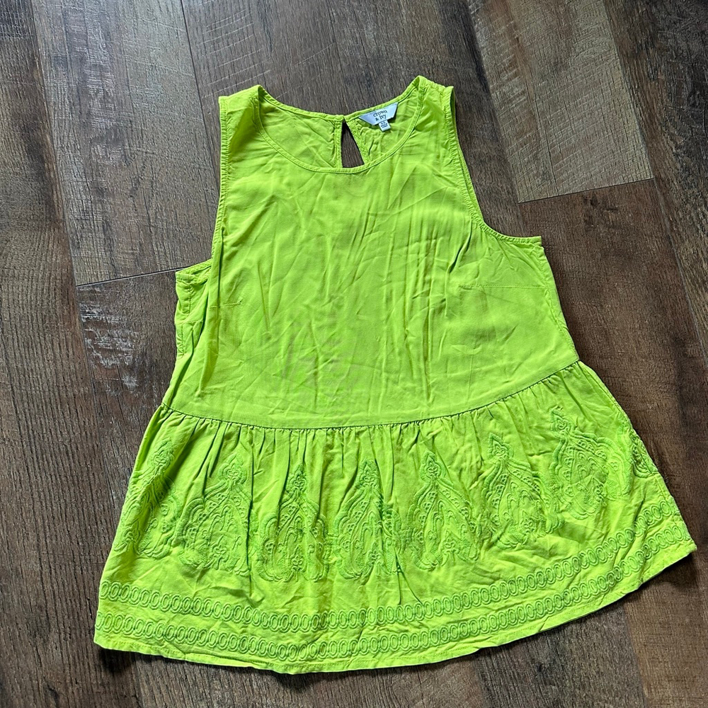 Women's Crown & Ivy Lime Green Embroidered Tank Top XS